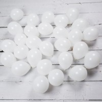30 белых шаров с воздухом