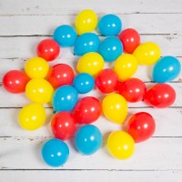 30 разноцветных шаров на пол