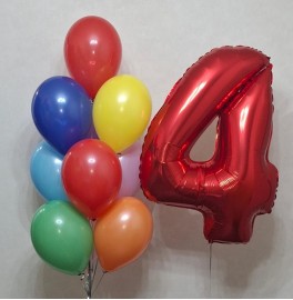 Фонтан из шаров с цифрой 4