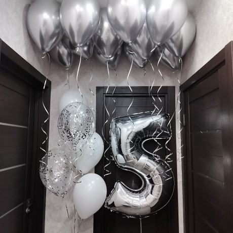 Композиция из шаров на 5 лет "Серебро"