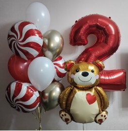 Композиция из шаров на 2 года с Мишкой